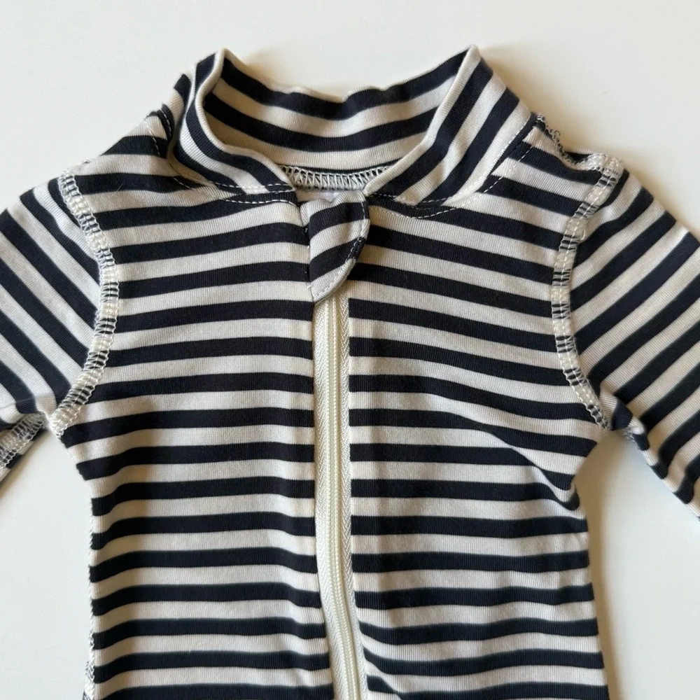 Hanna Andersson Newborn Unisex 2-Way Zip Sleepers in HannaSoft - Bundle of 3 - Picture 3 of 16